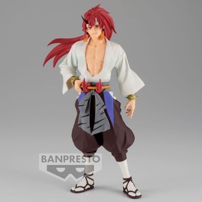 Figura de ação de personagem masculino com cabelo vermelho e roupa tradicional