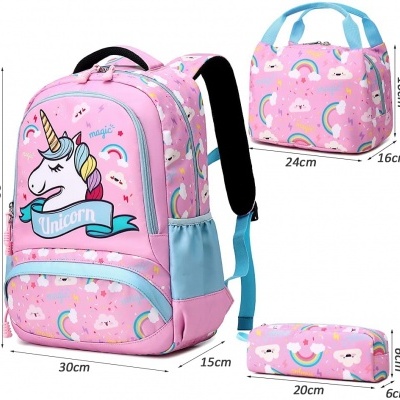 Mochila rosa com unicórnio, saco de almoço e estojo com padrão de nuvens e arco-íris