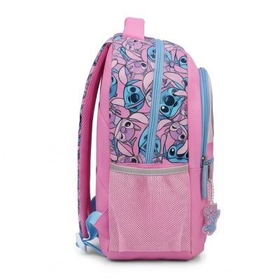 Mochila rosa com padrão azul e rosa de personagens e chaveiro Aloha