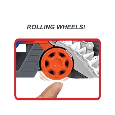 Roda laranja de brinquedo a rolar com texto 'ROLLING WHEELS!'