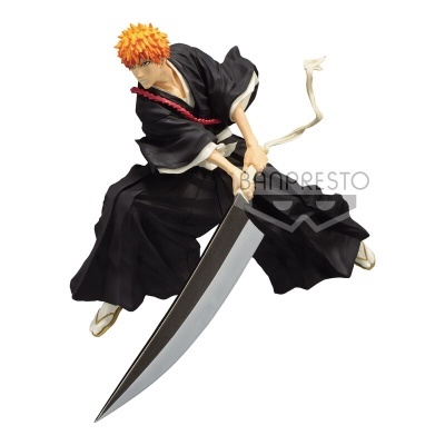 Figura colecionável do personagem Ichigo Kurosaki do anime Bleach com espada grande e quimono preto
