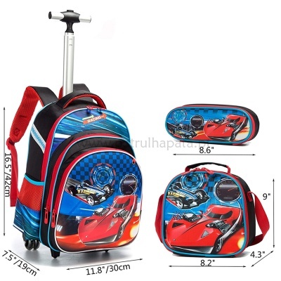 Conjunto escolar com mochila azul e vermelha com carros de corrida, estojo e bolsa de ombro