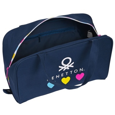 Bolsa de tecido azul escuro com bolso frontal e logotipo Benetton colorido