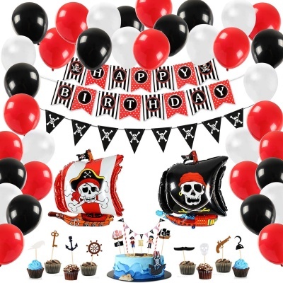Decoração de festa de aniversário temática de piratas com balões vermelhos, brancos e pretos, bandeirolas, balões em formato de navios piratas, cupcakes e bolo azul.