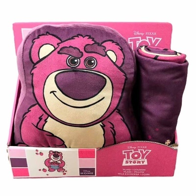Conjunto almofada e manta Toy Story com personagem urso rosa e embalagem rosa
