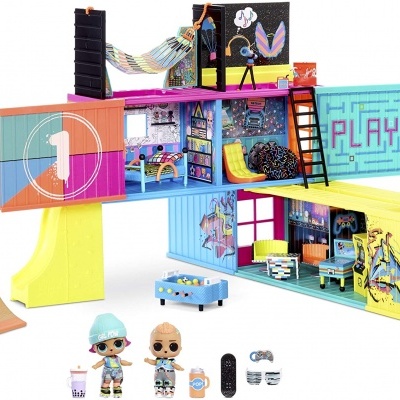 Brinquedo de casa em miniatura colorido com bonecos e acessórios