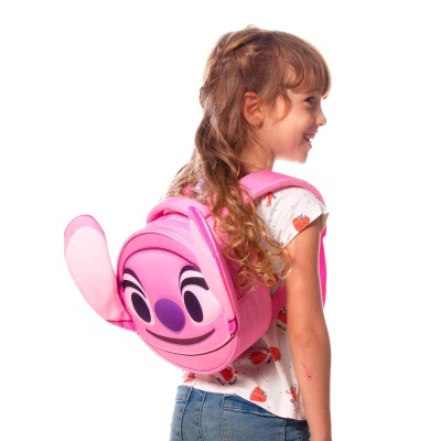 Mochila infantil rosa com rosto sorridente e orelhas grandes
