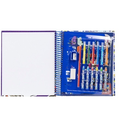 Estojo escolar aberto com papelaria colorida organizada