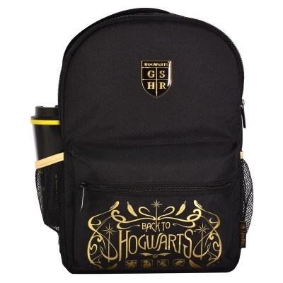 mochila preta Harry Potter com texto dourado 'BACK TO HOGWARTS' e escudo 'HOGWARTS'