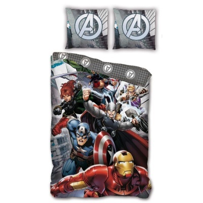 Conjunto de roupa de cama infantil dos Avengers com personagens em cores vibrantes.