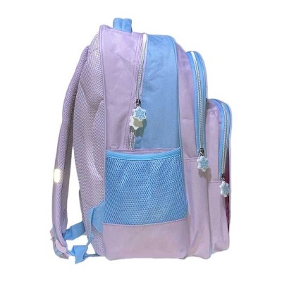 Mochila azul claro e lilás com vários bolsos e bolso lateral de rede