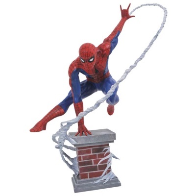 Figura Homem-Aranha em pose com suporte de chaminé e teia branca