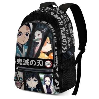 Mochila preta com personagens e texto do anime Demon Slayer