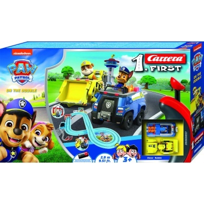 Caixa de brinquedo Carrera 1. First pista de corrida azul com carros Paw Patrol azul e amarelo