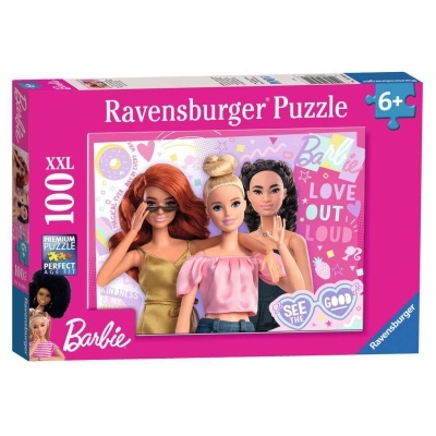 Quebra-cabeças Ravensburger Barbie 100 peças com três bonecas e fundo rosa.