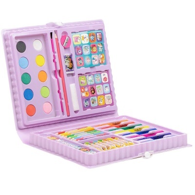 Estojo artístico infantil rosa com tintas, lápis, canetas e autocolantes