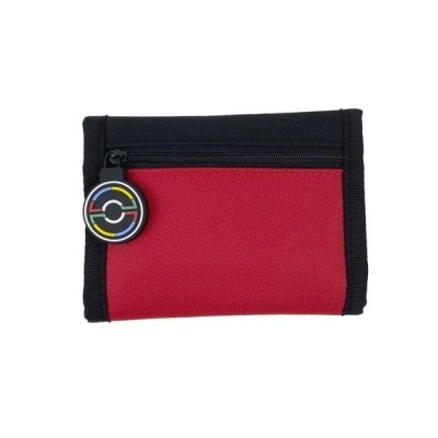 Carteira vermelha e preta com fecho e pendente colorido