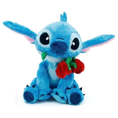 Pelúcia azul do personagem Stitch segurando flores vermelhas