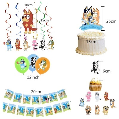 Decoração de festa Bluey com personagens em vários itens como toppers, balões e faixas