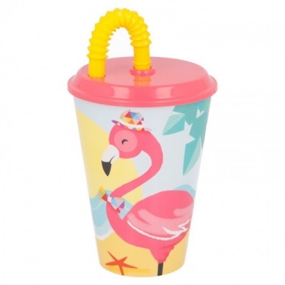 Copo plástico rosa com canudo amarelo e desenho de flamingo