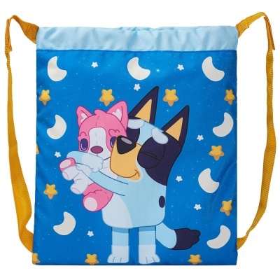 Mochila azul com estampa de cão e boneco, luas e estrelas.