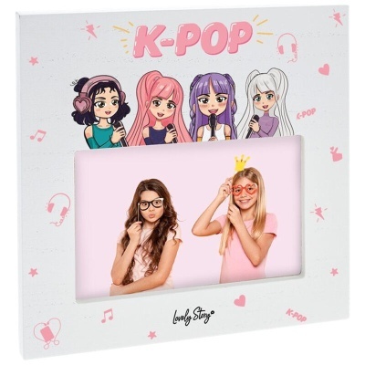 Moldura de fotografia K-POP com desenhos animados e texto
