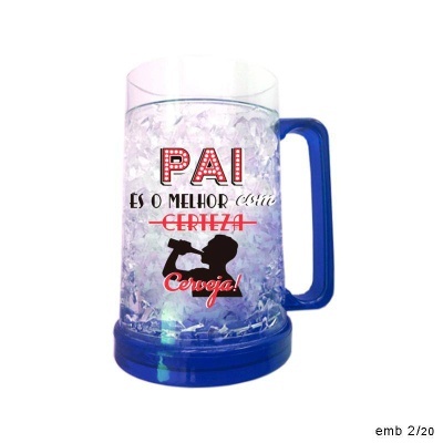 Caneca transparente e azul com texto e imagem de homem a beber