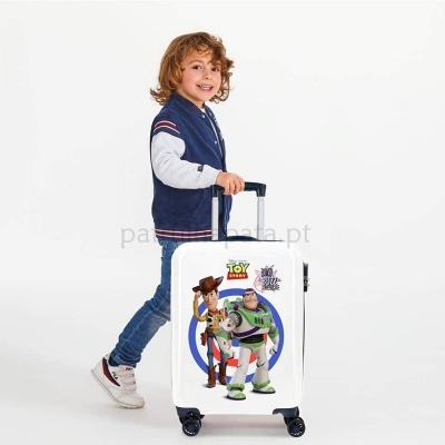 Mala de viagem branca com personagens Toy Story e criança
