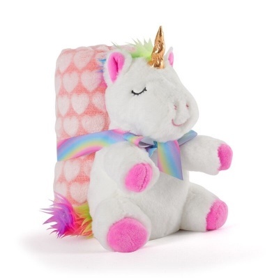 Peluche unicórnio branca com chifre dourado e cobertor rosa com corações brancos