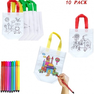 Sacos de tecido branco para colorir com desenhos e canetas coloridas