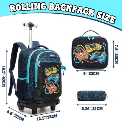 Mochila com rodas azul escuro com comandos de videojogos coloridos, estojo e lancheira, com medidas indicadas.