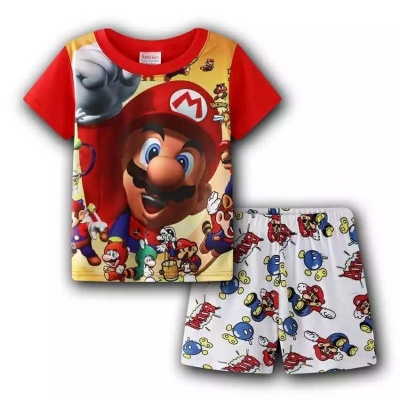 Conjunto infantil de t-shirt e calções com estampa Super Mario.