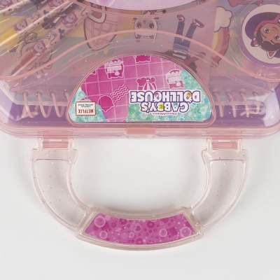 Mala de plástico rosa transparente para criança com etiquetas de marca e título