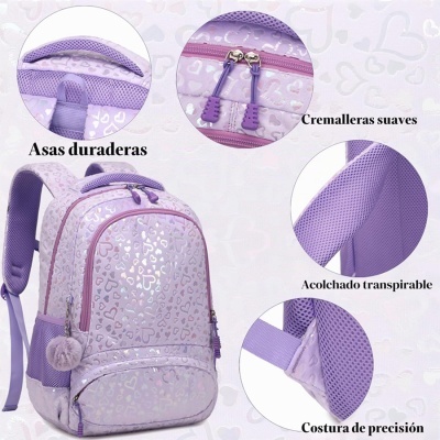 Mochila lilás com padrão de corações e alças acolchoadas