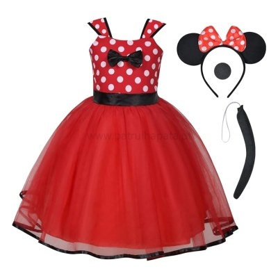 Vestido infantil vermelho com bolinhas brancas e acessórios de rato