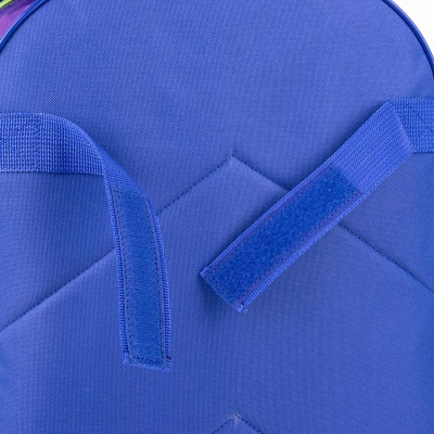Produto têxtil azul com fecho de velcro e alças