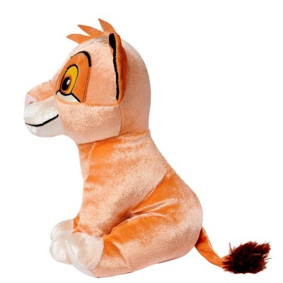 Boneco de pelúcia Simba em fundo branco