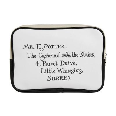 Necessaire branca com texto preto inspirada em Harry Potter