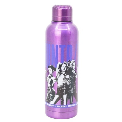 Garrafa térmica roxa com imagem de três mulheres em preto e branco e texto na base.