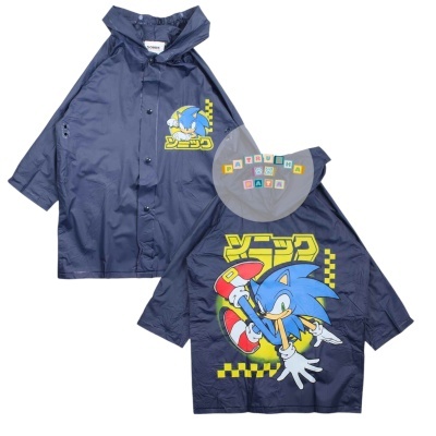 Casaco impermeável azul escuro com estampas do Sonic em amarelo e azul.