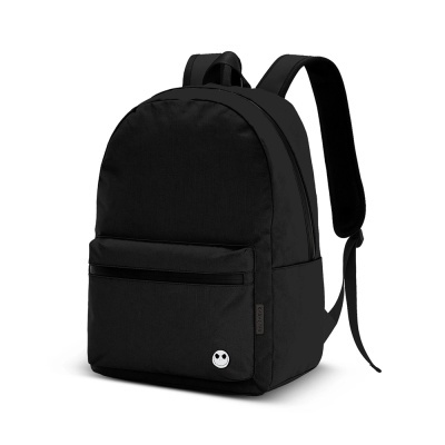 Mochila preta de tecido com bolso frontal e alças acolchoadas