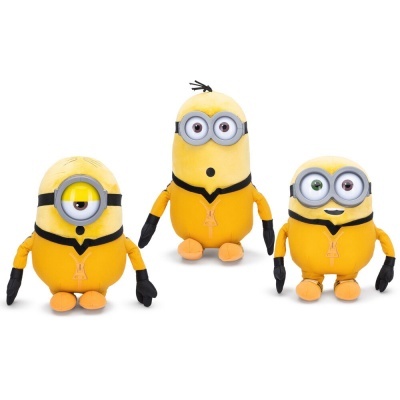 Três peluches de Minions amarelos e laranja com óculos e luvas pretas