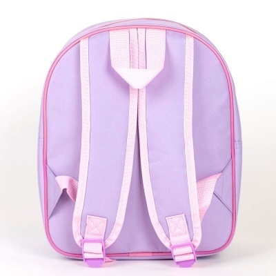 Mochila pequena lilás e rosa vista pelas costas