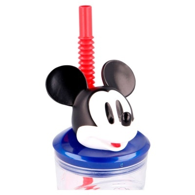 Copo transparente com tampa azul e figura da cabeça do Mickey Mouse
