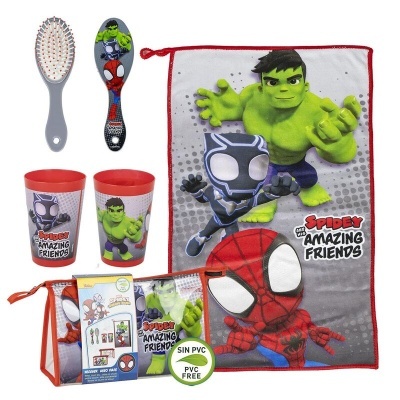 Conjunto infantil com pente, escova, copos e toalha com personagens Spider-Man, Hulk e Pantera Negra.