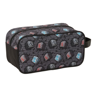 Necessaire retangular preta com padrão de cubos coloridos e fecho de correr.
