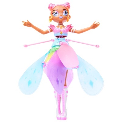 Boneca colorida com saia de asas azuis e lilás em fundo branco