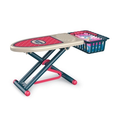 Prancha de engomar infantil vermelha e azul com cesto para acessórios