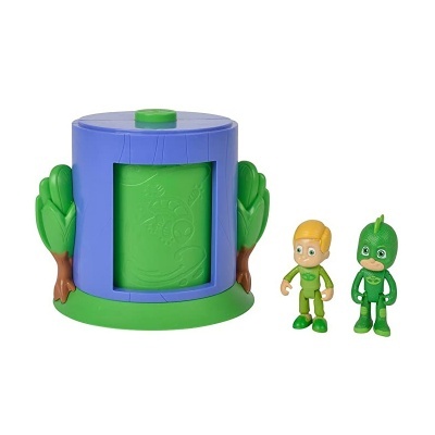 Brinquedo com torre azul e verde e duas figuras de personagens verdes e bege