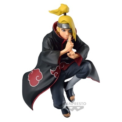 Figura de ação de personagem com capa preta com nuvens vermelhas e cabelo amarelo